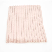 Laden Sie das Bild in den Galerie-Viewer, Lazy Luxury Dog Blanket Rose
