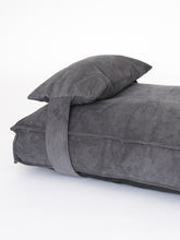 Laden Sie das Bild in den Galerie-Viewer, comfortable mattress wiht pillow
