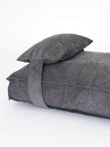 comfortable mattress wiht pillow