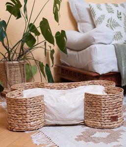 Comfortable cozy Pillow and Basket - Bongo